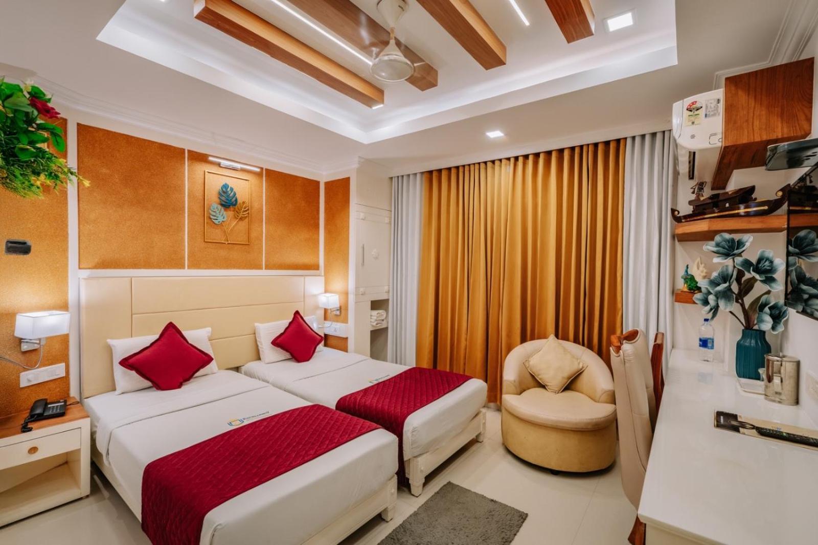 Excellency Airport Hotel Kochi Exterior photo
